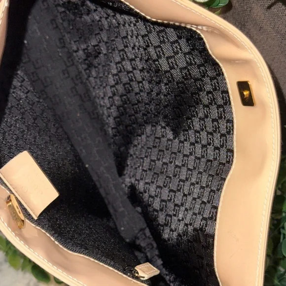 Gucci Canvas Tote Bag – Beige & Black Stripe with Gold Logo - Picture 10 of 15